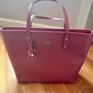 COACH City Zip Tote (F58846)